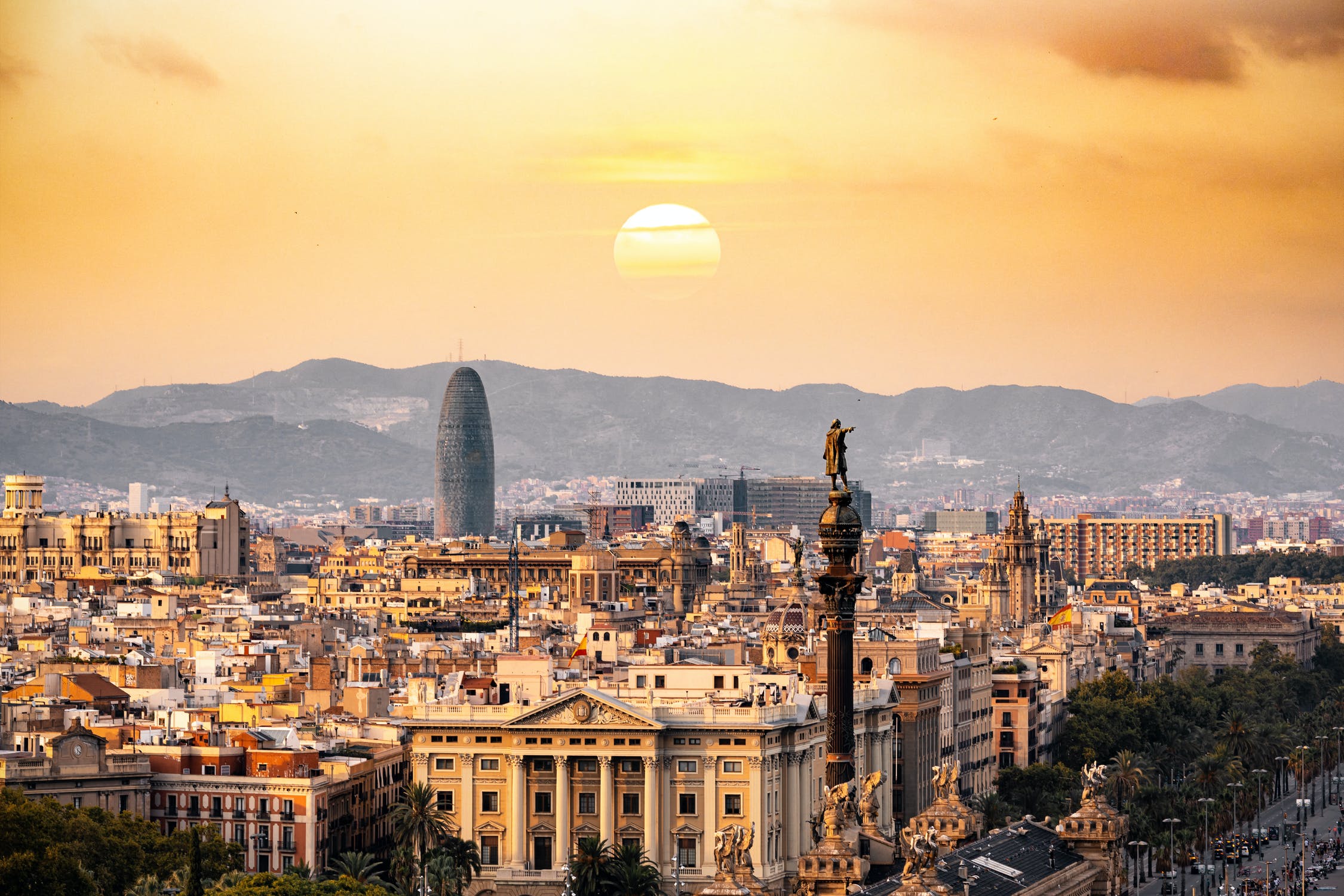 Dinars i sopars d'empresa a Barcelona: vista aèria del Poblenou, on hi ha Més de Vi