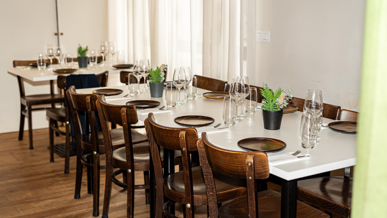 Espacio para grupos en Mes de Vi Restaurant